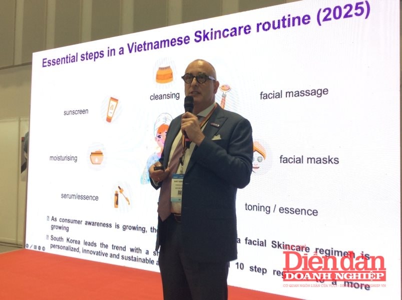 Ông Bart Verheyen – Giám đốc Thương mại MEDICARE Việt Nam.