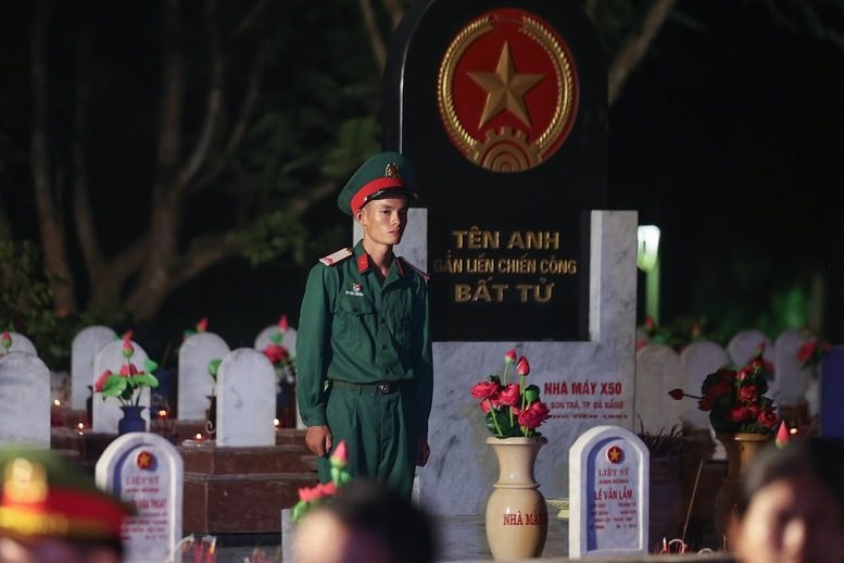 Thủ tướng: Các Anh hùng liệt sĩ đã làm rạng rỡ non sông, đất nước ta