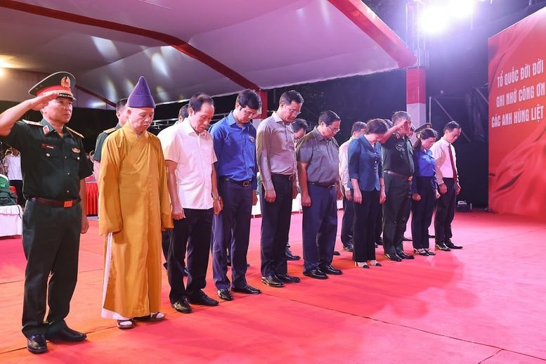 Thủ tướng: Các Anh hùng liệt sĩ đã làm rạng rỡ non sông, đất nước ta