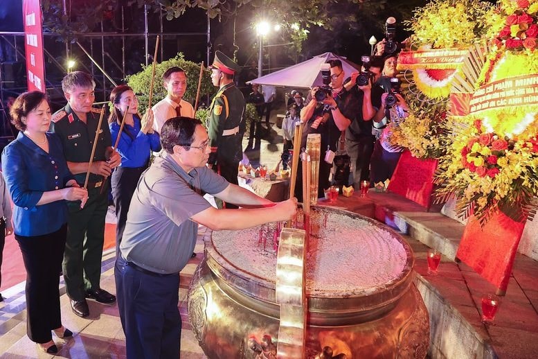 Thủ tướng: Các Anh hùng liệt sĩ đã làm rạng rỡ non sông, đất nước ta