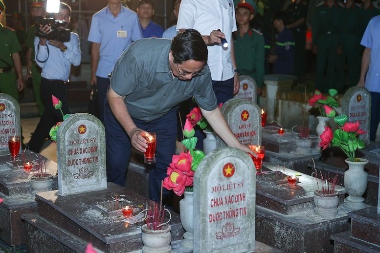 Thủ tướng: Các Anh hùng liệt sĩ đã làm rạng rỡ non sông, đất nước ta