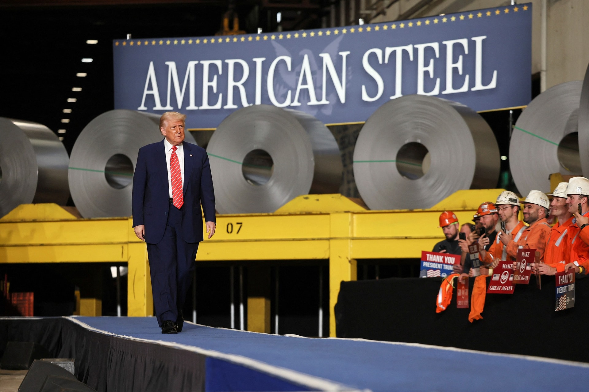 Tổng thống Donald Trump một “cổ phần vàng” tại U.S. Steel
