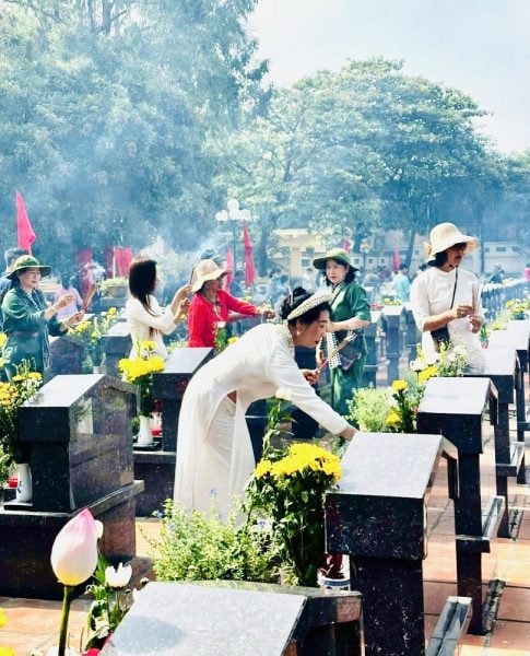 HĐHPHN: Dâng hương, tri ân tưởng niệm AHLS