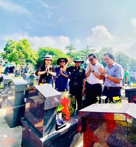 HĐHPHN: Dâng hương, tri ân tưởng niệm AHLS