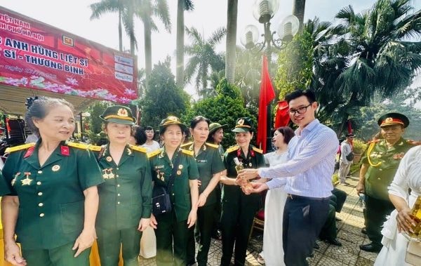 HĐHPHN: Dâng hương, tri ân tưởng niệm AHLS