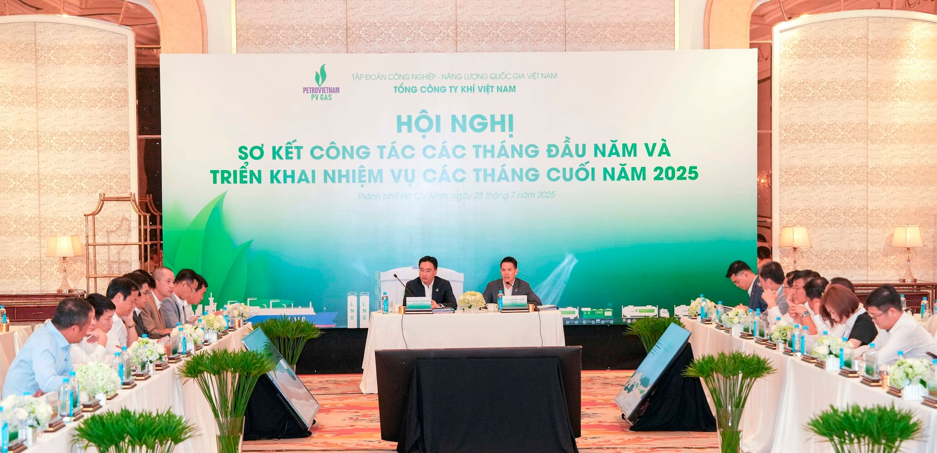 Hội nghị diễn ra trong không khí nghiêm túc, tập trung và tinh thần trách nhiệm cao, thảo luận thẳng thắn và đề ra nhiều giải pháp then chốt