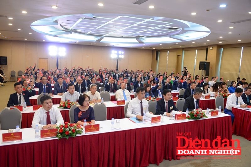 ra-mat-ban-chap-hanh-dang-bo-31.7.3.jpg