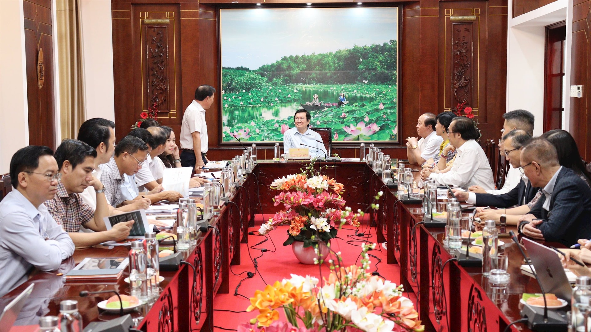UBND tỉnh Tây Ninh đã có buổi làm việc với đại diện Công ty Cổ phần Du lịch Văn hóa Suối Tiên để trao đổi về đề xuất đầu tư dự án tổ hợp dịch vụ vui chơi giải trí và đô thị thông minh “Hậu Nghĩa Thiên Đô” tại xã Hậu Nghĩa