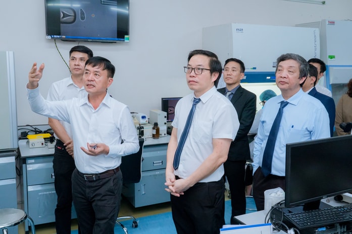 Anh 1 (2)