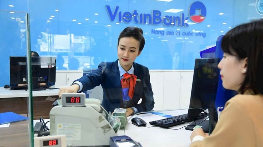 ngan-hang-vietinbank-ctg-lai-nam-2024-vuot-moc-1-ty-usd-chuan-bi-tang-manh-von_677fd2ec4baed.jpg