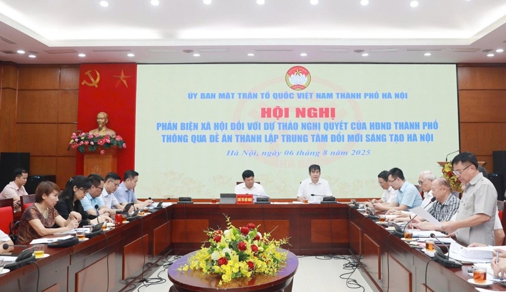 trungtamdoimoisangtao.jpg