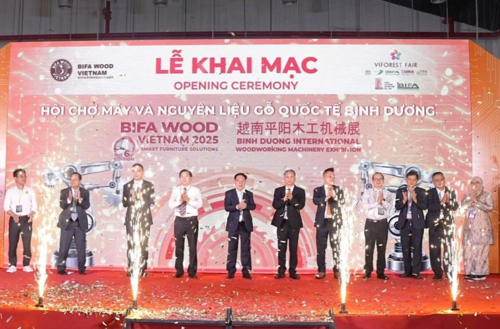Khai mạc Hội chợ Máy và Nguyên liệu gỗ quốc tế Bình Dương