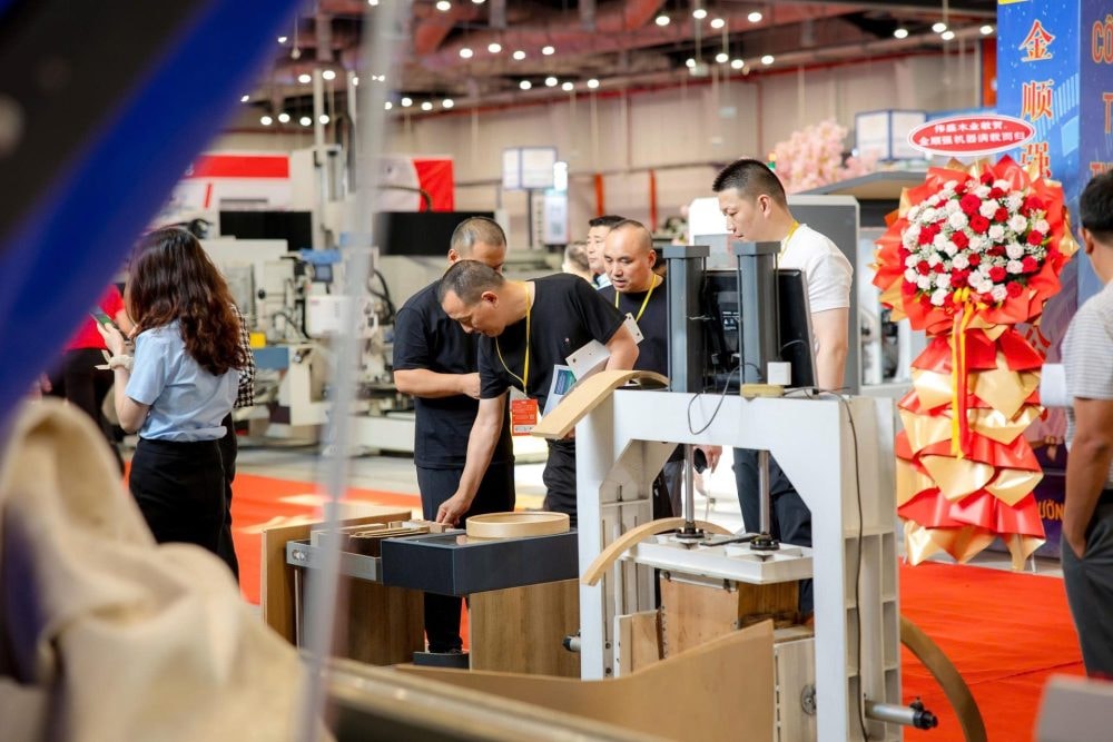 Khai mạc Hội chợ Máy và Nguyên liệu gỗ quốc tế Bình Dương