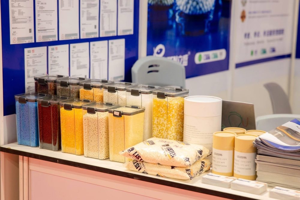 Khai mạc Hội chợ Máy và Nguyên liệu gỗ quốc tế Bình Dương