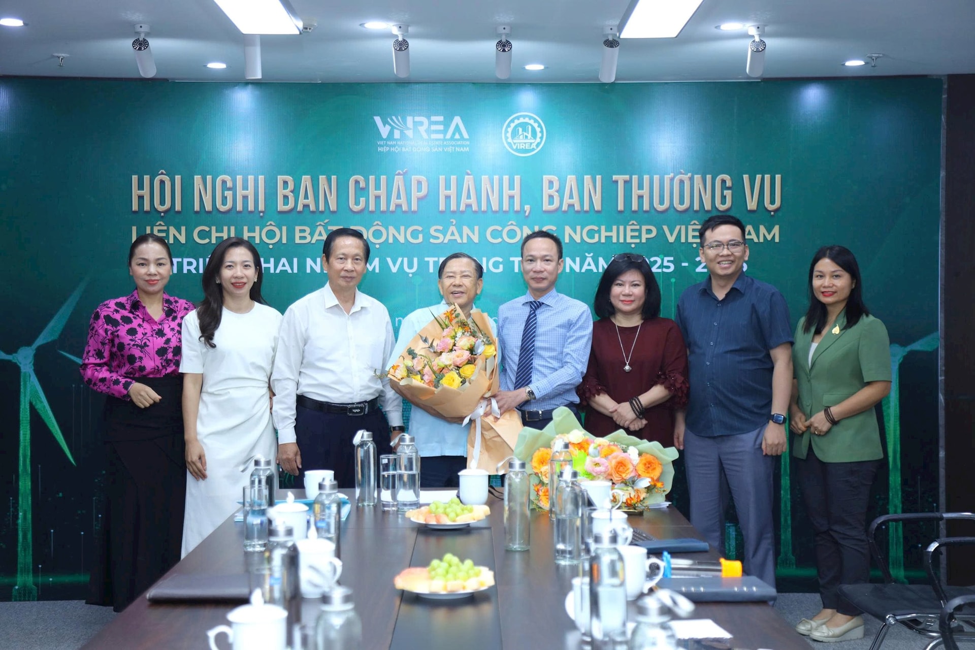 Vinh danh Chủ tịch danh dự Liên chi hội Bất động sản Công nghiệp Việt Nam