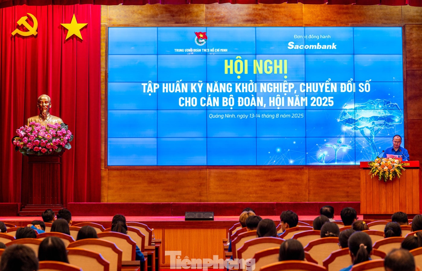 hanhtrinhkhoinghiep1.jpg