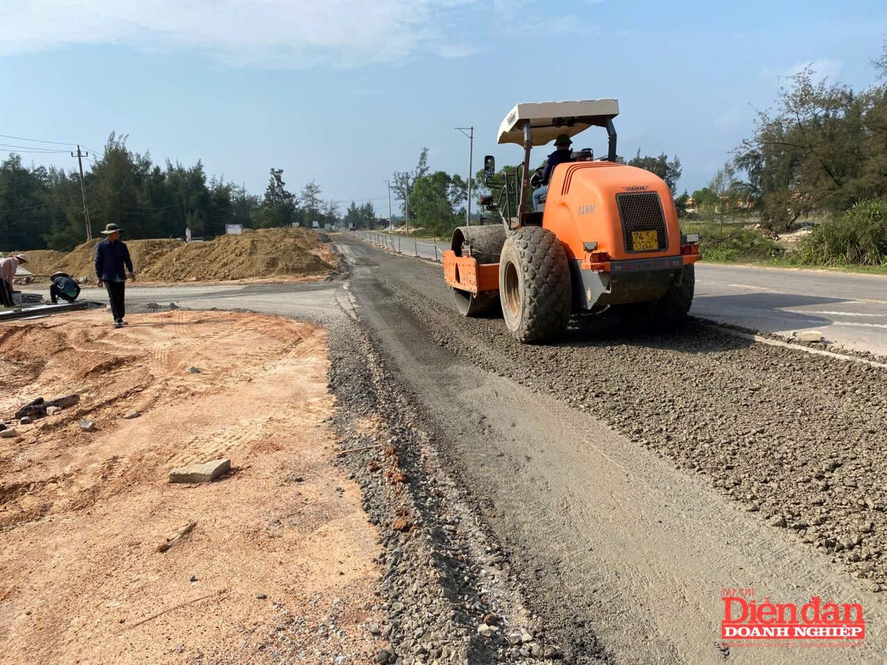 Tuyến đường ven biển đoạn nối giữa cầu Cửa Tùng và Cửa Việt mới giải ngân rất ít (Ảnh Khắc Trà) (2)