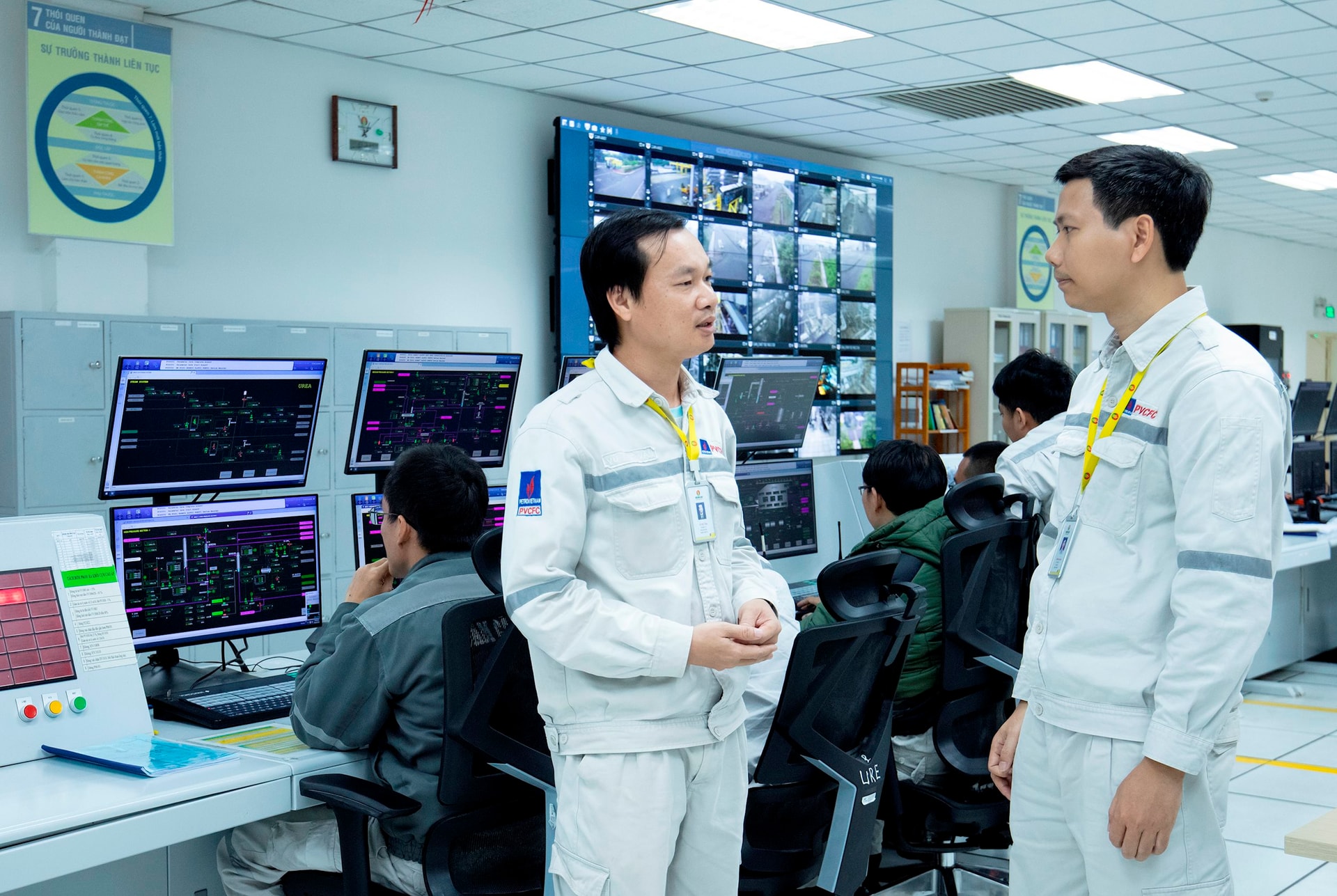 3. PVCFC xây dựng văn hóa doanh nghiệp, tạo môi trường làm việc an toàn và hiệu quả, qua đó góp phần thúc đẩy sự phát triển ổn định của Công ty.