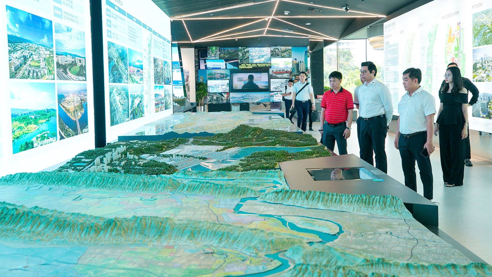 áº¢nh 2 VÄn PhÃº