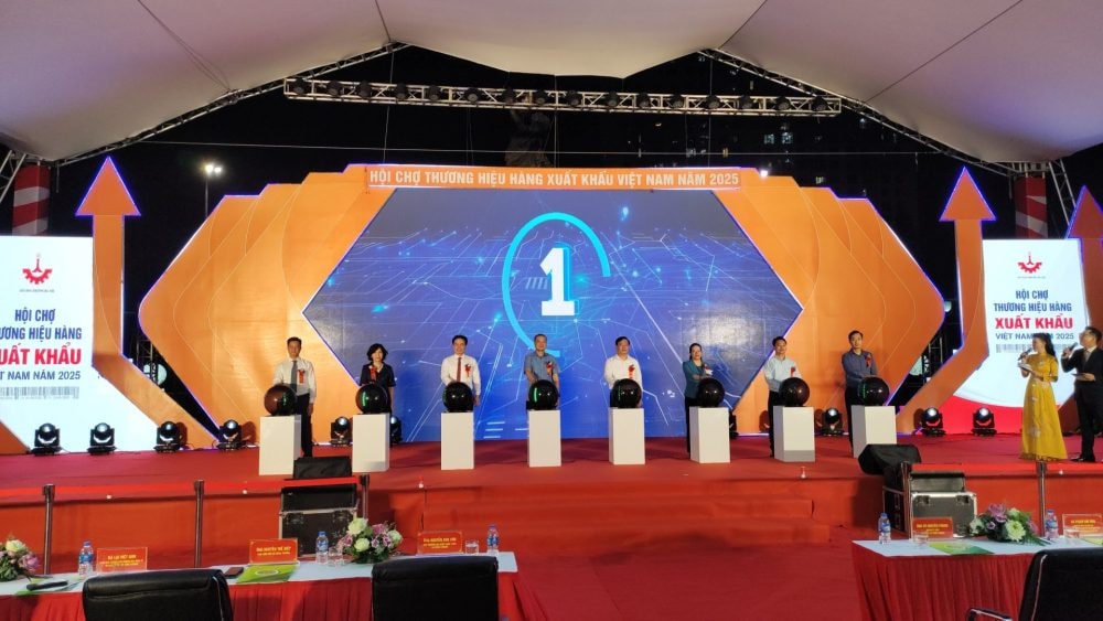 Hội chợ thương hiệu hàng xuất khẩu Việt Nam 2025