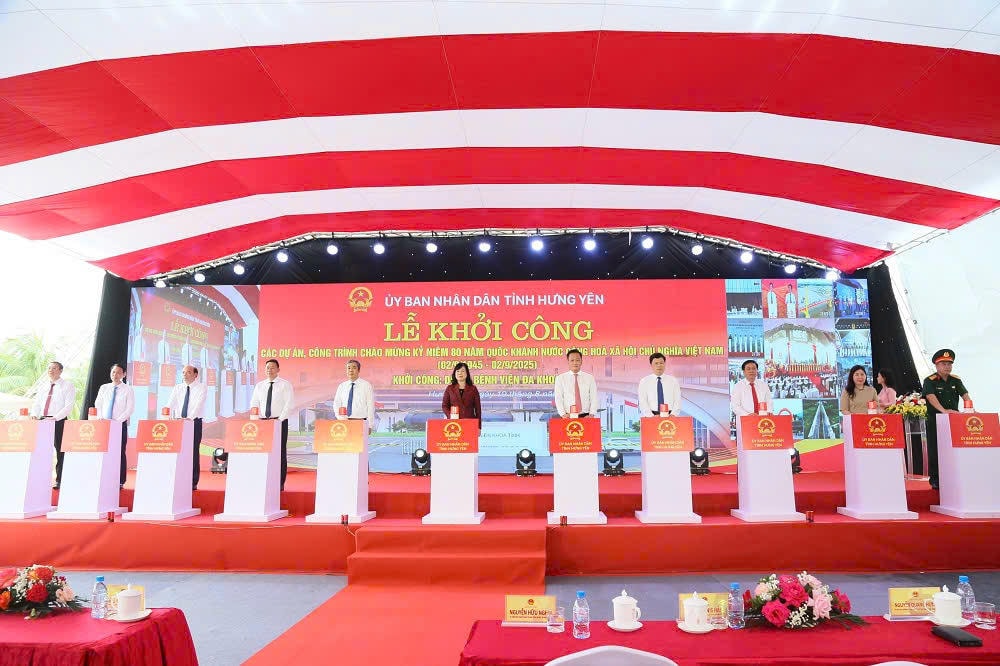 khởi công