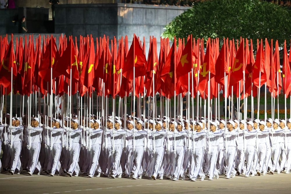 Khối Doanh nhân Việt Nam hợp luyện diễu binh, diễu hành A80