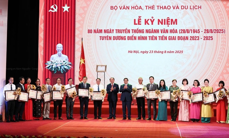 vanhoa5.jpg