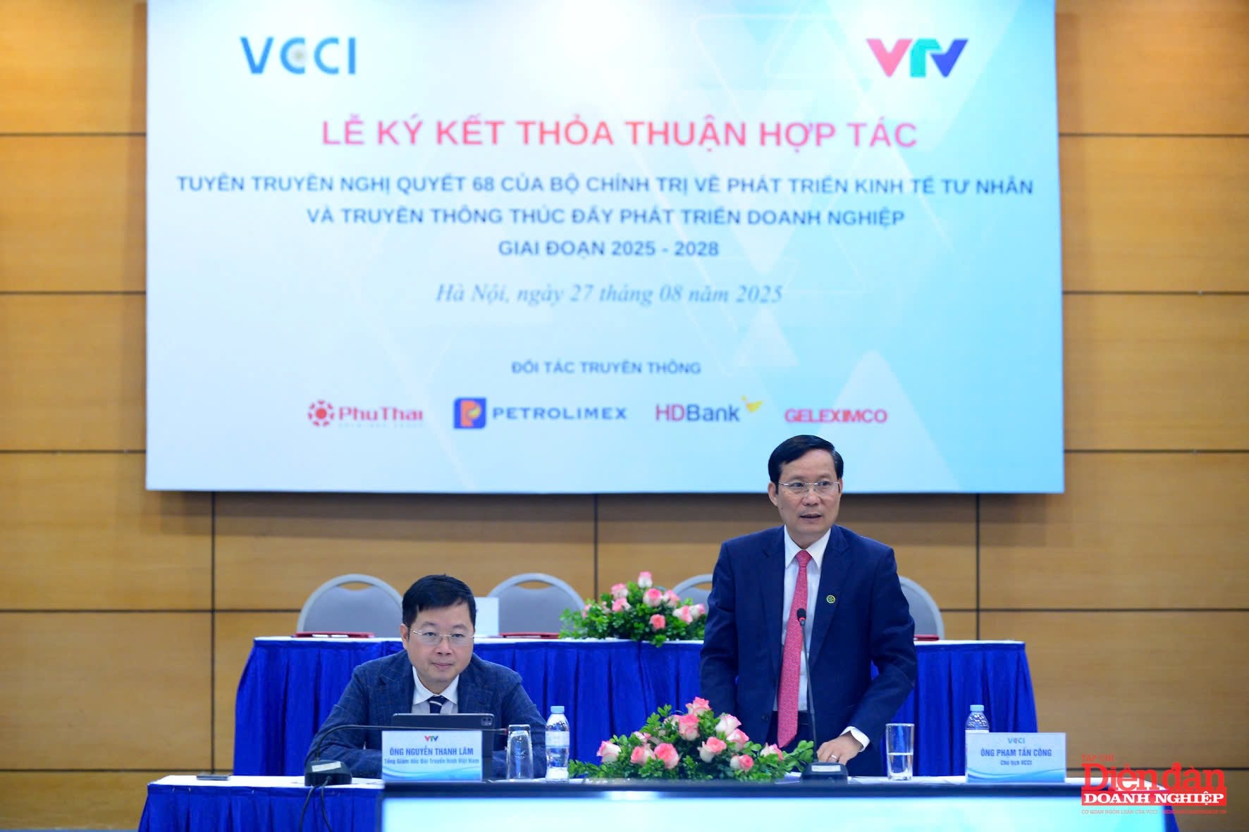 Chủ tịch VCCI Phạm Tấn Công nhấn mạnh: 2 bên cùng đồng hành không chỉ trong hợp tác truyền thông mà còn hướng đến nhiều nội dung, nhiều khía cạnh thúc đẩy cộng đồng doanh nghue
