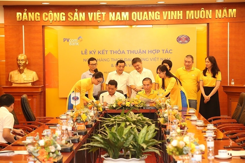 pvcombank-va-benh-vien-k-hop-tac-thuc-day-chuyen-doi-so-trong-linh-vuc-y-te-20250828094852_1.jpg