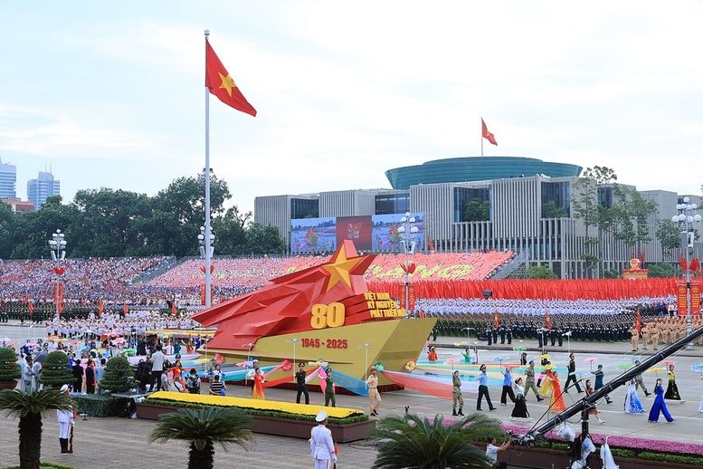 TỔNG THUẬT: Lễ Tổng duyệt chương trình diễu binh, diễu hành kỷ niệm 80 năm Quốc khánh 2/9