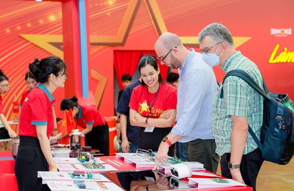 SUNHOUSE gây bất ngờ tại Triển lãm Thành tựu Đất nước với năng lực sản xuất vi mạch