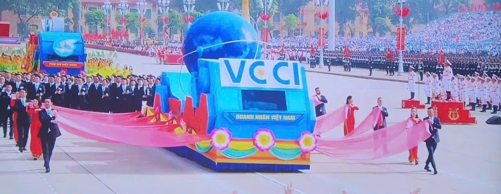 Khối Doanh nhân Việt Nam diễu hành ngày Quốc khánh 2/9: Dấu ấn trong ngày hội lớn của dân tộc