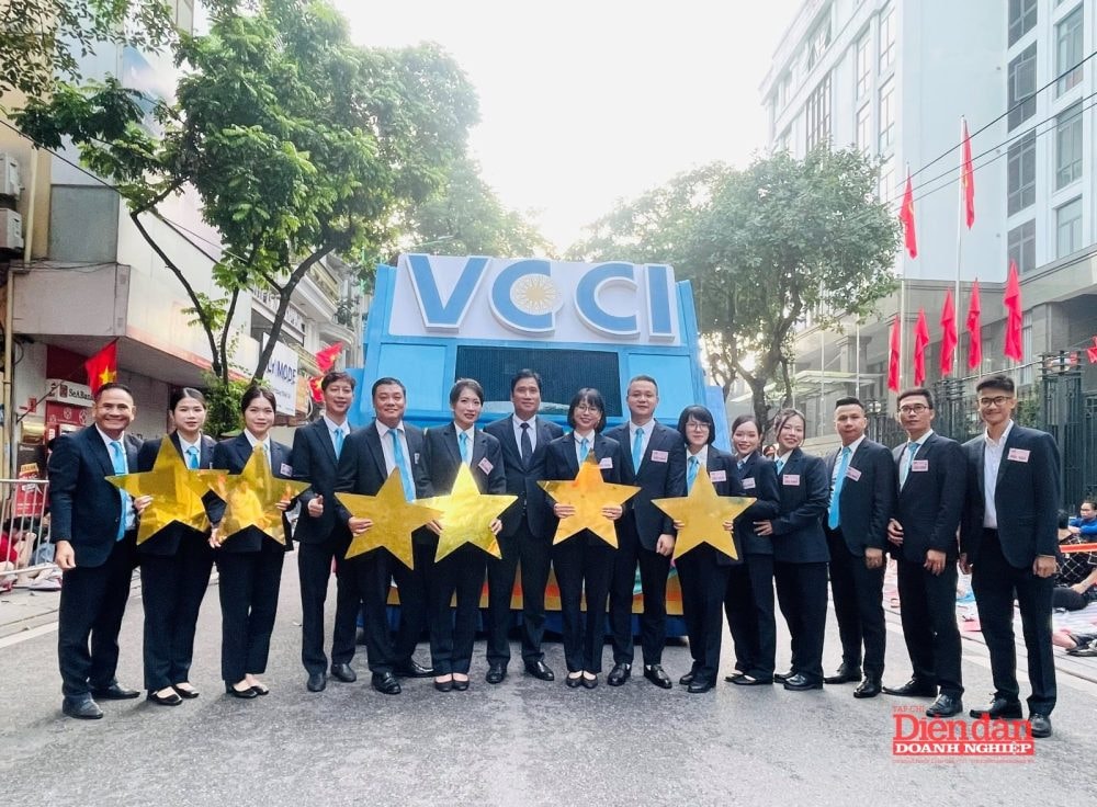 Khối Doanh nhân Việt Nam diễu hành ngày Quốc khánh 2/9: Dấu ấn trong ngày hội lớn của dân tộc