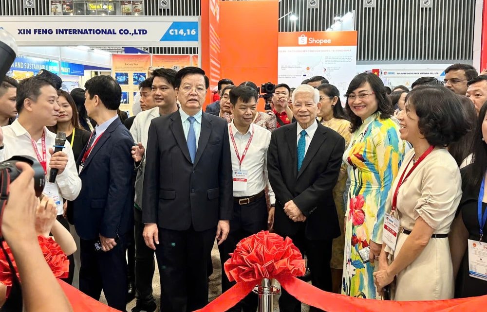 Sức hút của Khu triển lãm Ứng dụng thương mại điện tử và các giải pháp công nghệ số tại VnSourcing 2025