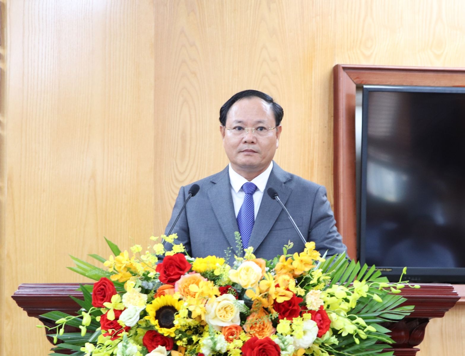 Tân Phó Bí thư Thường trực Tỉnh ủy Lai Châu Lê Minh Ngân phát biểu nhận nhiệm vụ.