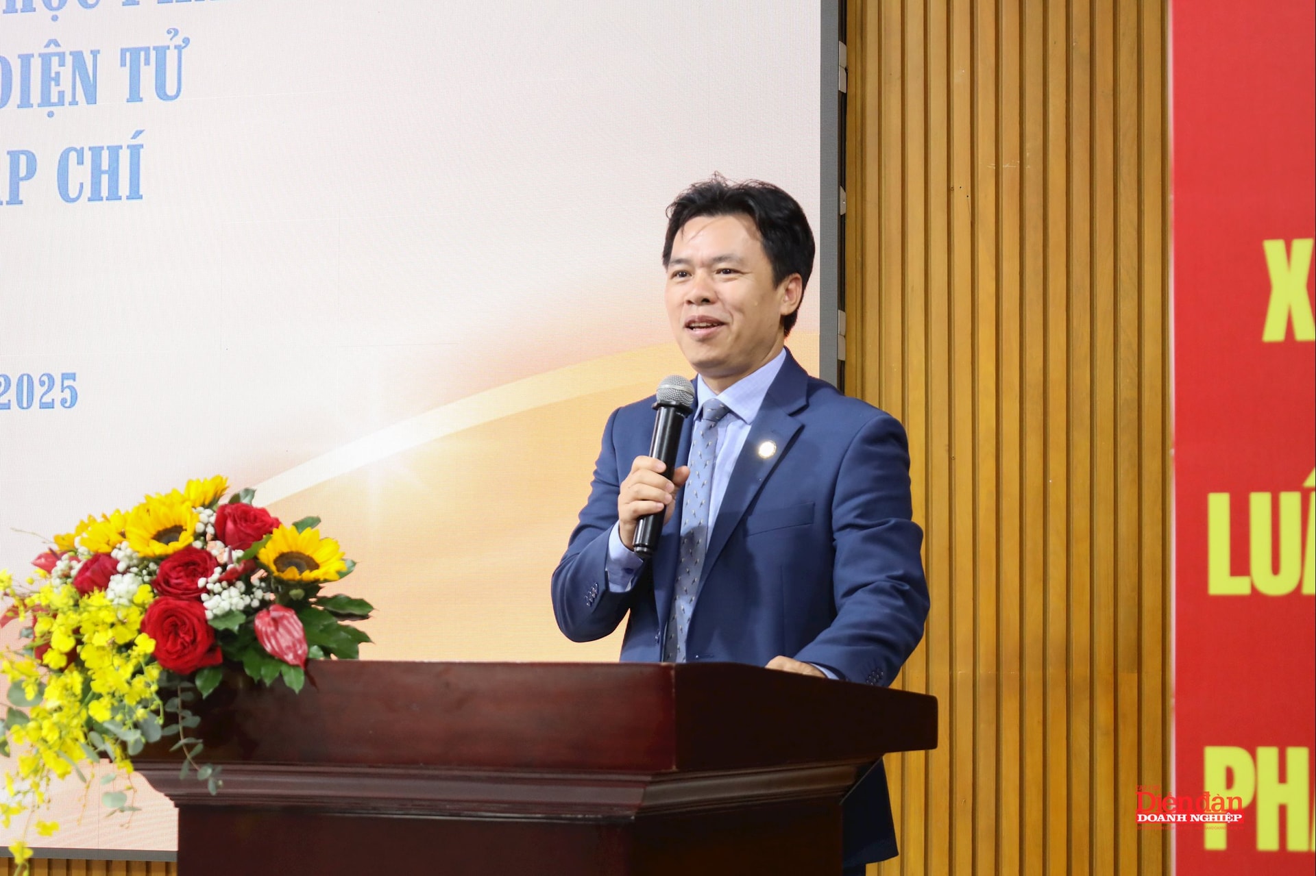 GS.TS Đỗ Văn Đại - Phó Hiệu trưởng Trường Đại học Luật TP.HCM phát biểu tại buổi lễ