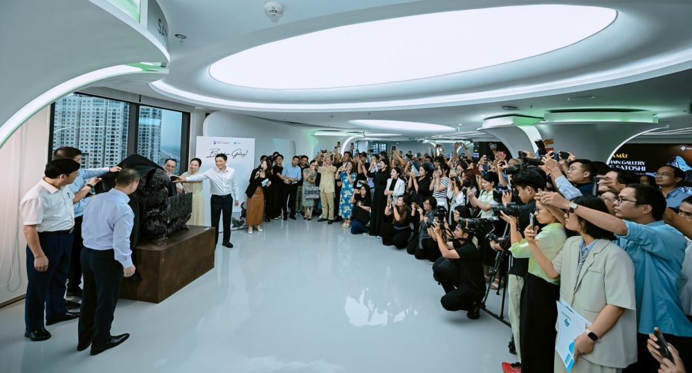 Tượng Satoshi thứ 5 trên thế giới chính thức về Việt Nam