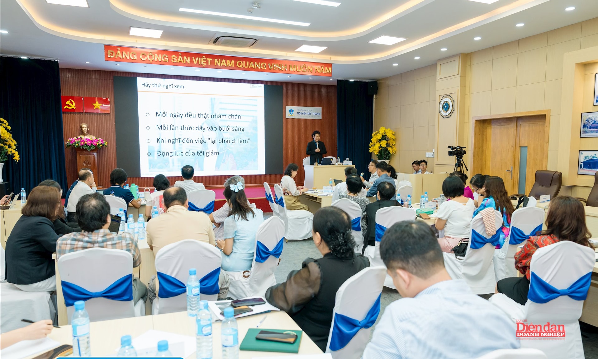 Học viên lớp học