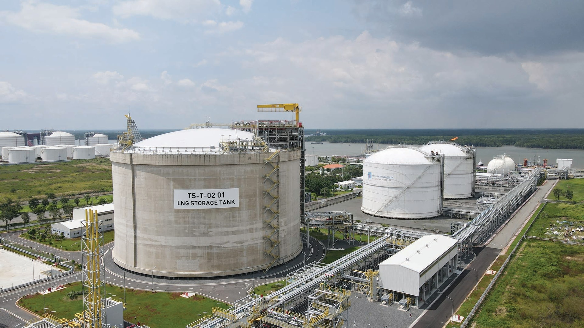 Kho LNG Thị Vải (PV GAS) cung cấp khí LNG phục vụ sản xuất điện và công nghiệp tại khu vực Đông Nam Bộ