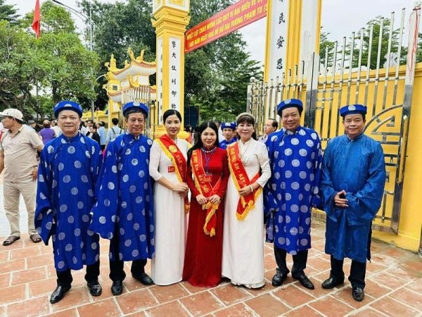 HĐHPVN dâng hương tri ân danh tướng đất Thăng Long