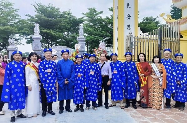 HĐHPVN dâng hương tri ân danh tướng đất Thăng Long