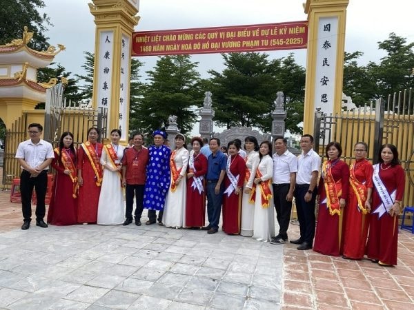 HĐHPVN dâng hương tri ân danh tướng đất Thăng Long