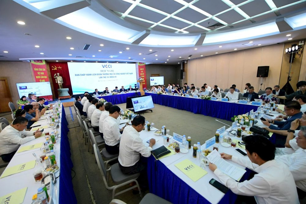 8 tháng đầu năm, hoạt động của VCCI đạt được nhiều kết quả tích cực
