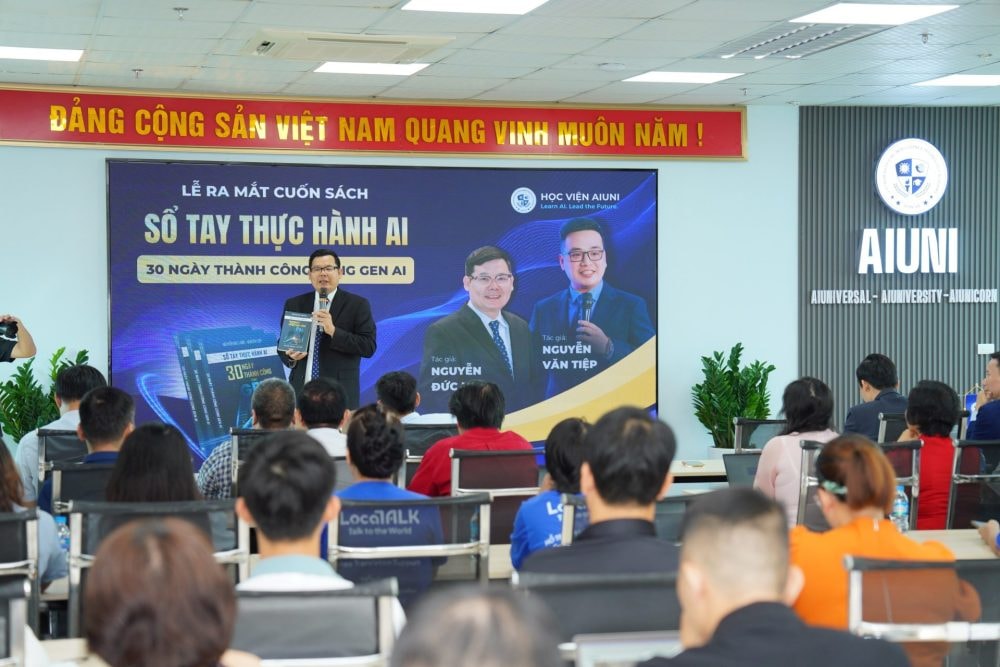 Học viện AIUni ra mắt nền tảng đào tạo và Sổ tay Thực hành AI