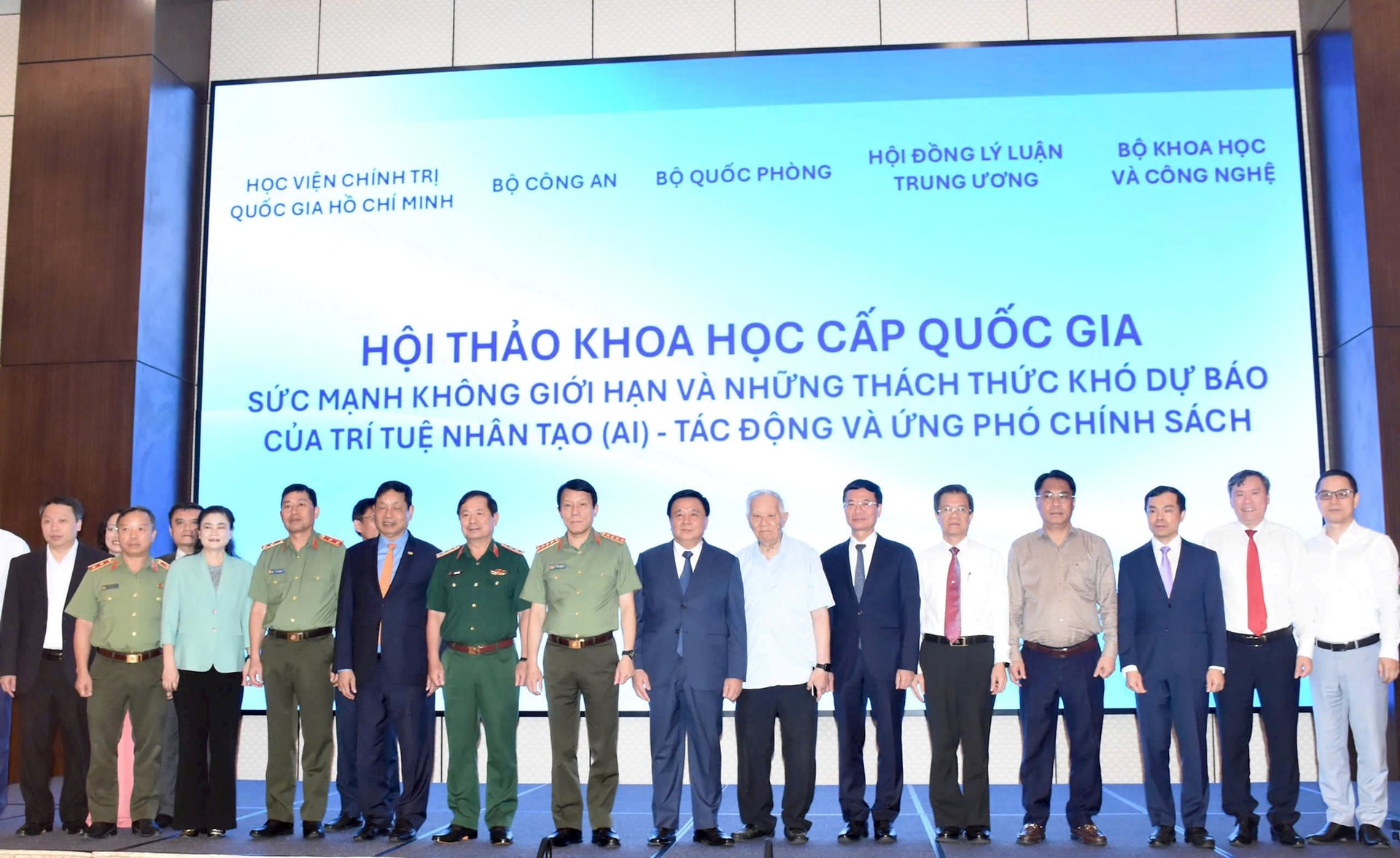 221c8eca347cbf22e66d.jpg