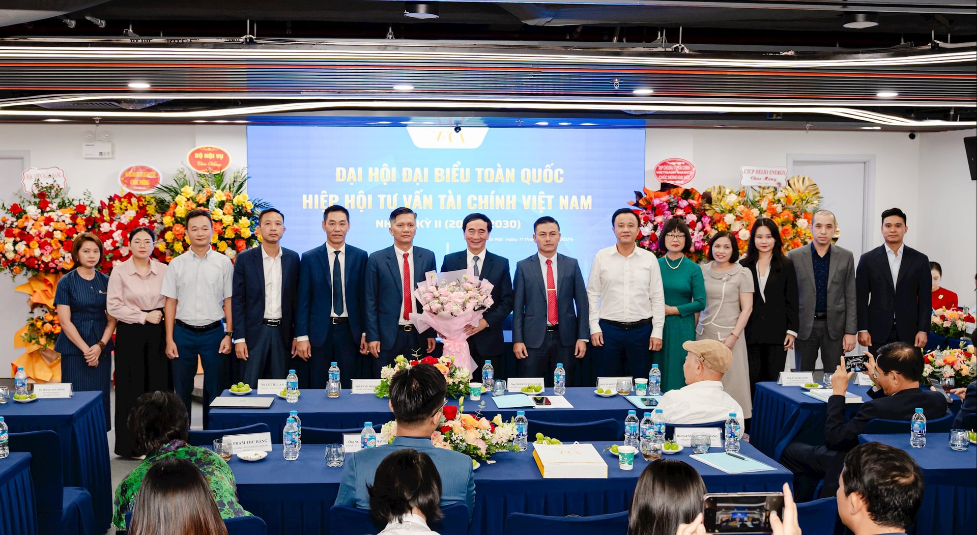 Ban Chấp hành Hiệp hội Tư vấn Tài chính Việt Nam nhiệm kỳ II ra mắt Đại hội