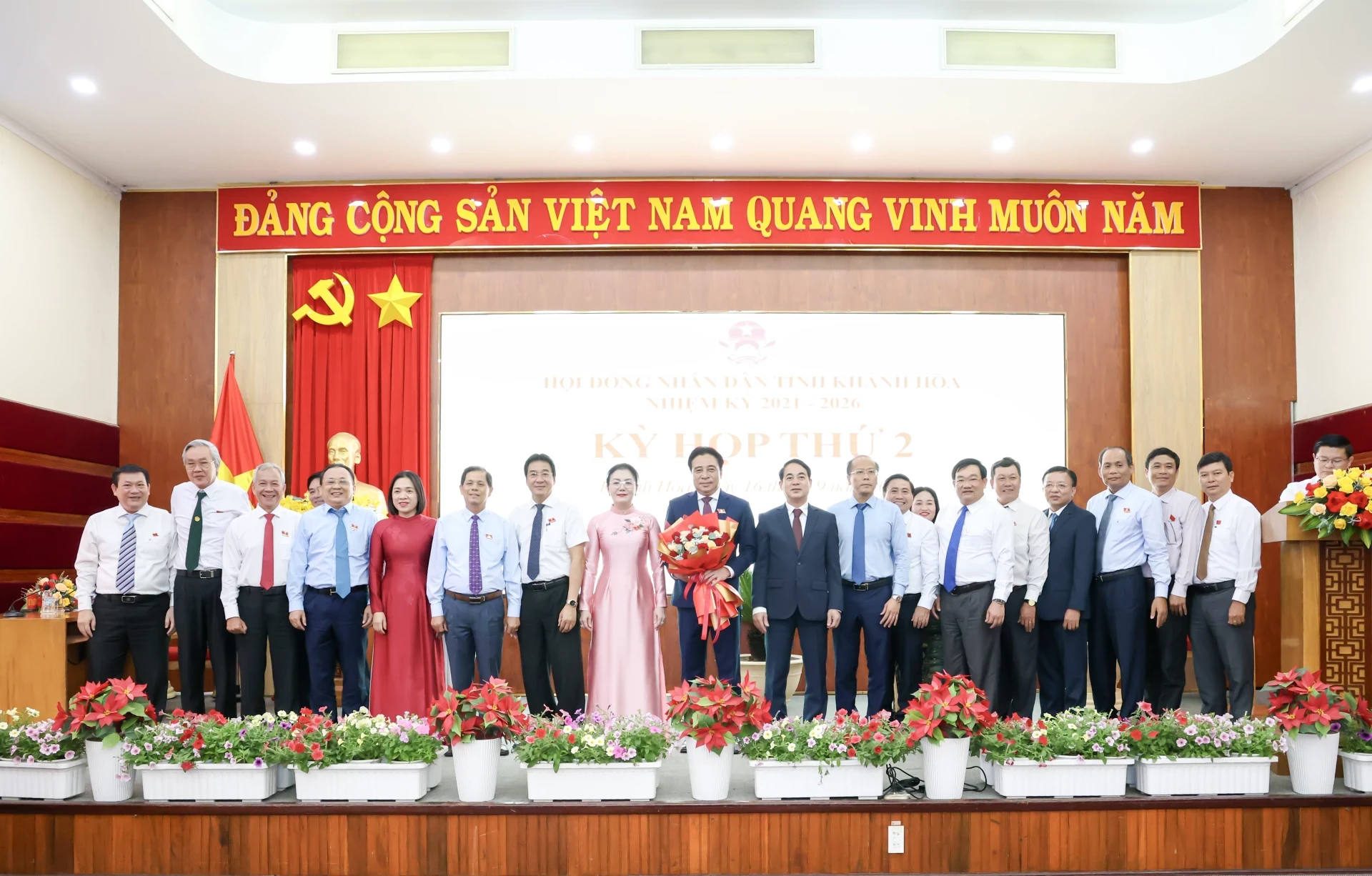cac_dong_chi_lanh_dao_nguyen_lanh_dao_tinh_chuc_mung_dong_chi_nguyen_khac_toan._20250916174007.webp