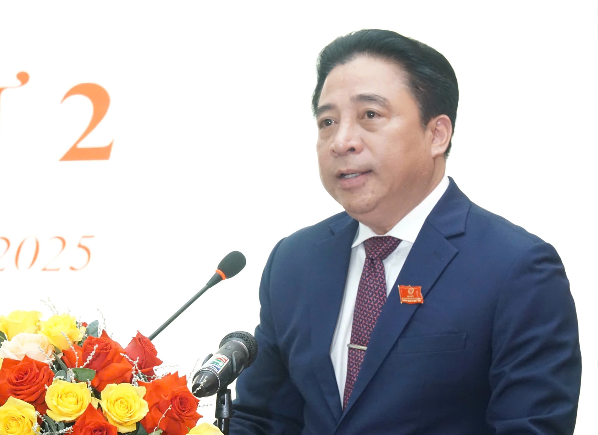 Ông Nguyễn Khắc Toàn phát biểu sau khi được tín nhiệm bầu làm Chủ tịch UBND tỉnh Khánh Hòa.