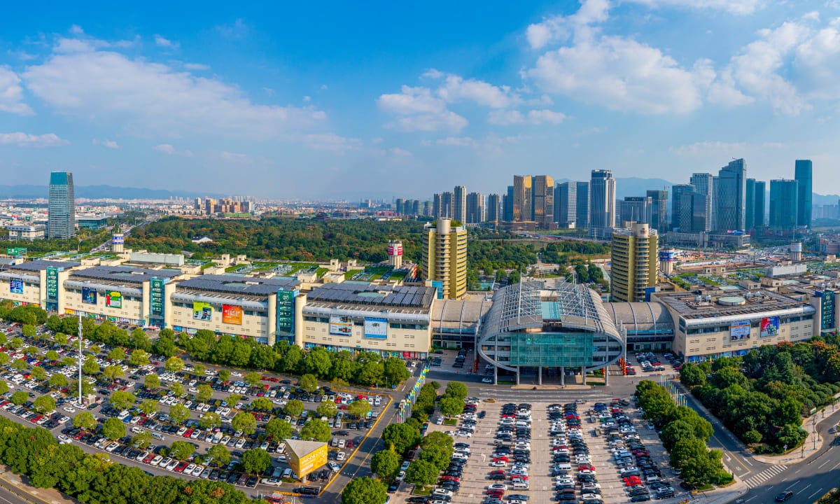 6770d8c53de715ad4bed1a5a_yiwu market