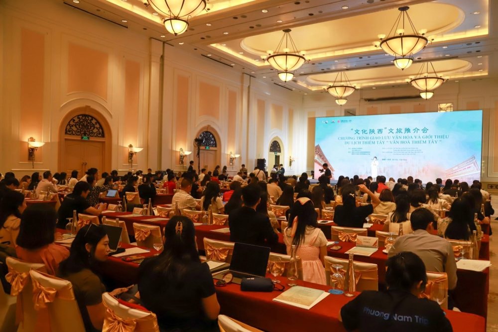 Tăng cường hợp tác đưa Việt Nam và Trung Quốc trở thành điểm đến thân thiện, an toàn và hấp dẫn Tăng cường hợp tác đưa Việt Nam và Trung Quốc trở thành điểm đến thân thiện, an toàn và hấp dẫn